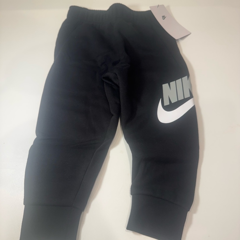 Nike Boys Therma Fleece Athletic Black Jogger Pant Black Size 2T NEW W TAGS